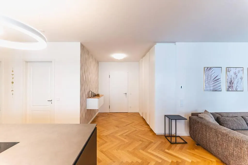 Tip! 120 Qm Apartment Direkt Am Neumarkt Dresden