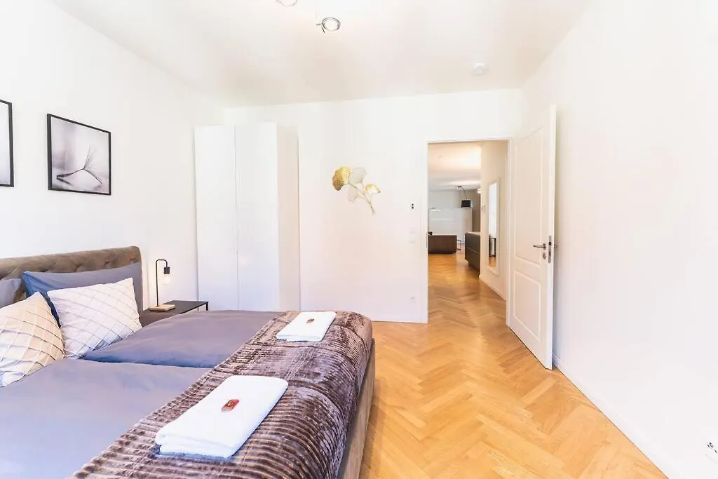 Tip! 120 Qm Apartment Direkt Am Neumarkt Dresden 0*,