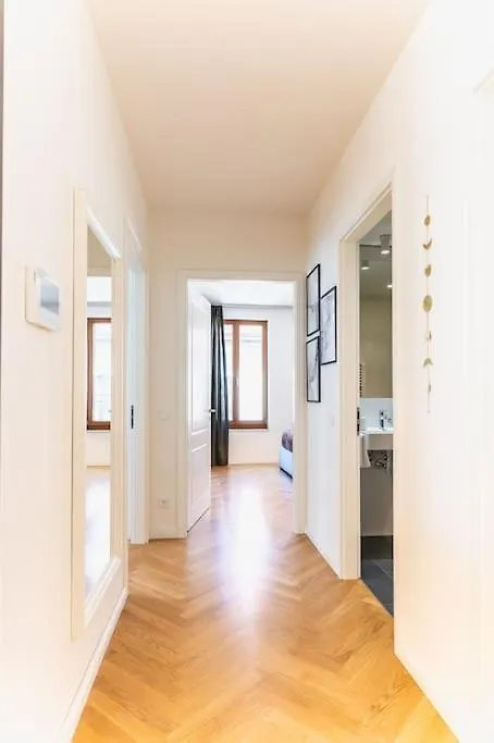 Tip! 120 Qm Apartment Direkt Am Neumarkt Dresden