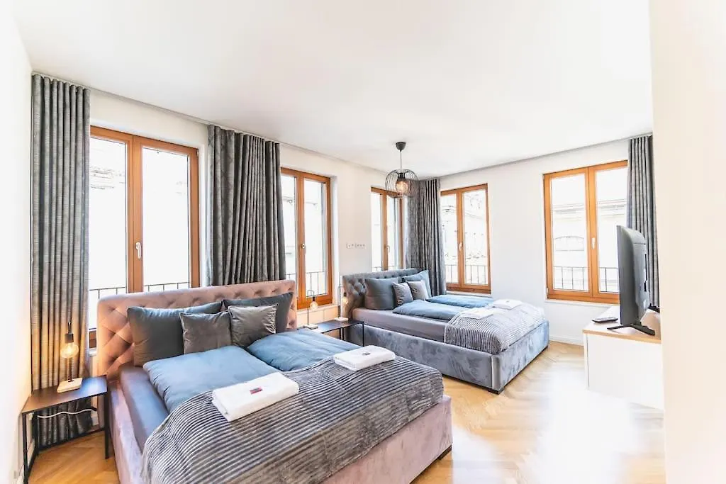 Tip! 120 Qm Apartment Direkt Am Neumarkt Dresden Germany