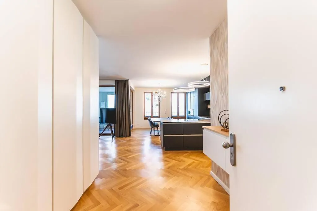 Tip! 120 Qm Apartment Direkt Am Neumarkt Dresden