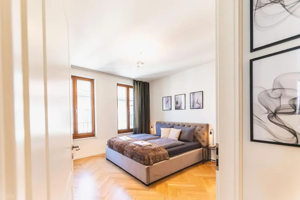 Tip! 120 Qm Apartment Direkt Am Neumarkt Dresden