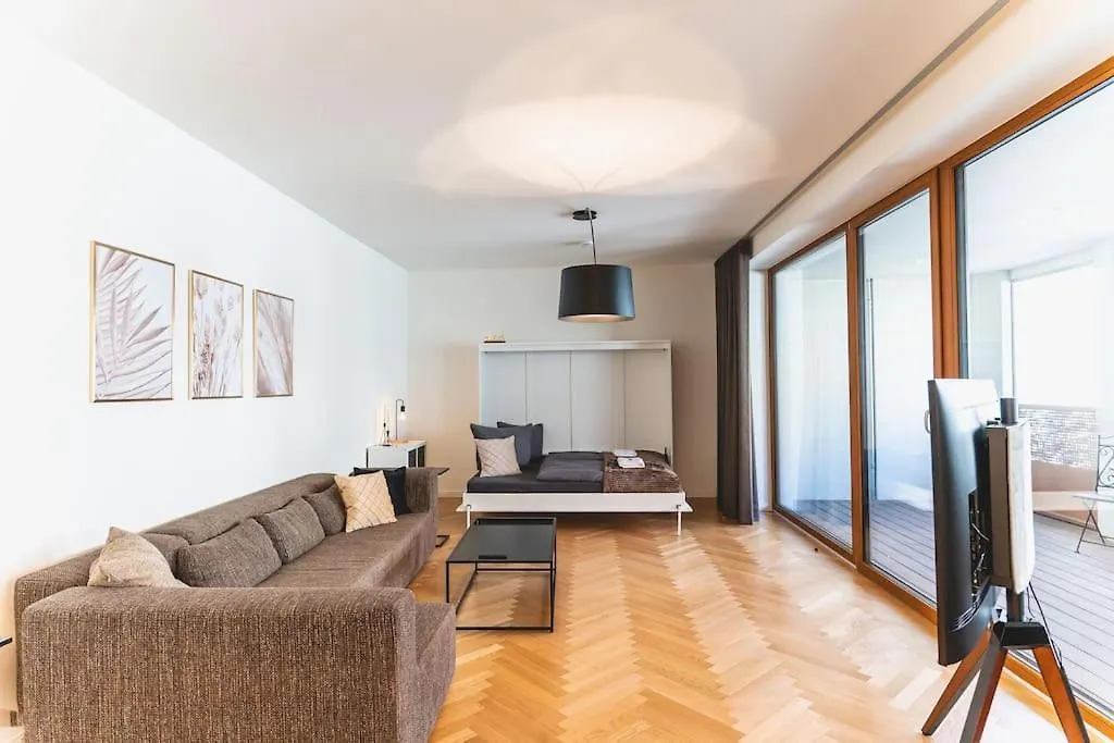 Tip! 120 Qm Apartment Direkt Am Neumarkt Dresden Germany